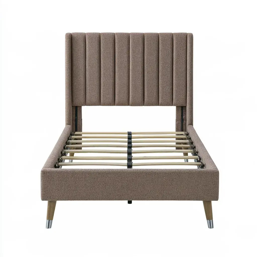 Cama con cabecero vertical y somier visible - marrón